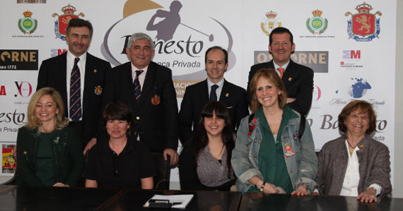 Jaime Salaverri, Gonzaga Escauriaza, Rami Abukhair, Carlos García-Hirschfeld, Marisa Sauras, María Martín, Marta Martín del Castillo, Mercedes Milá y Paloma Enríquez (foto de Fernando Herranz)