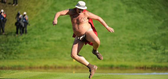 Imagen del artículo Avalancha de streakers y espontáneos, en On The Tee