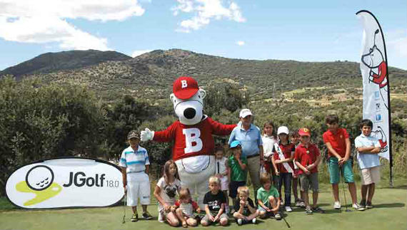 Imagen del artículo El Oso Bogey, con los niños de la Escuela de los Ángeles de San Rafael
