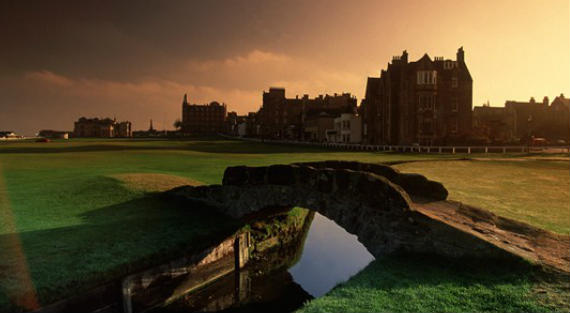 Imagen del artículo Pelucas, tumbas, estudiantes y narices: el origen de los nombres del Old Course