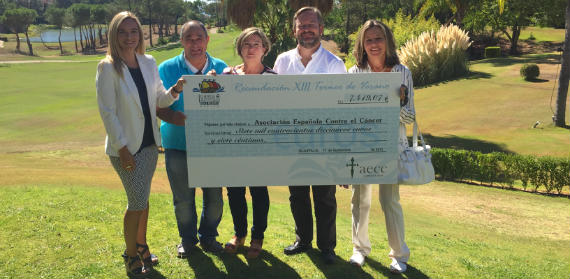 Imagen del artículo Islantilla Golf Resort entrega 7.500 euros para la lucha contra el cáncer