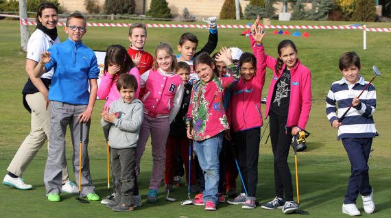 Imagen del artículo Un niño, un libro: golf, solidaridad y valores en el Centro de Tecnificación